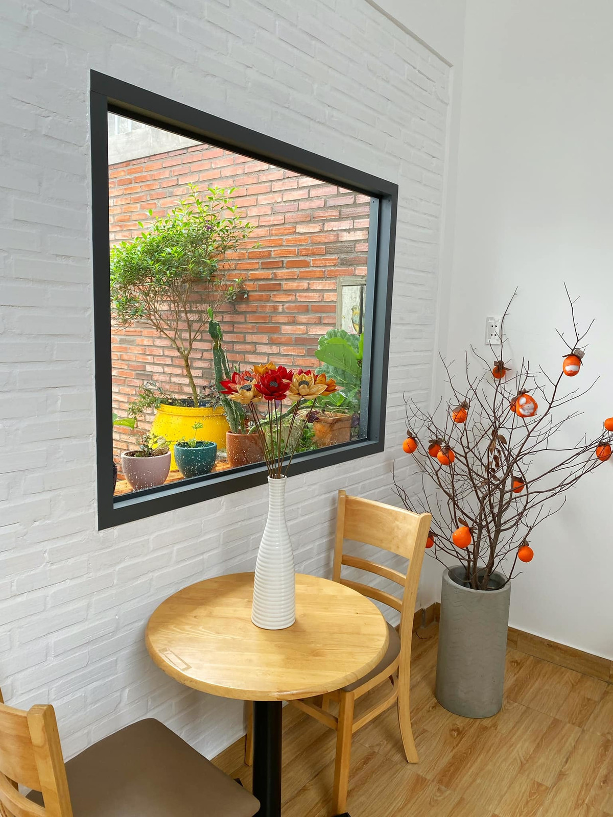 Ngoi nha o My Tho xay moc mac va trang tri tu nhieu do tai che-Hinh-10