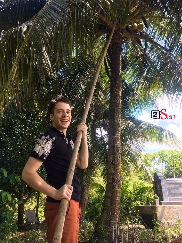 Chuyện tình xuyên biên giới ngọt lịm của thầy giáo Việt và trai Tây - Hình 8 Chuyen tinh xuyen bien gioi ngot lim cua thay giao Viet va trai Tay-Hinh-8