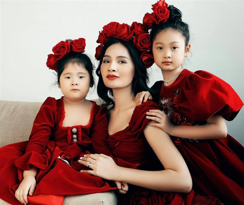 ương Giang sinh con gái đầu lòng Tiểu Panda vào năm 2013.