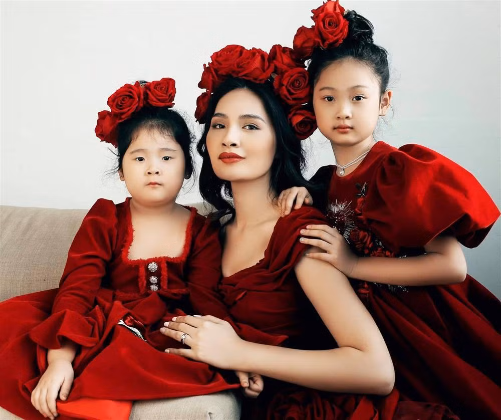 Hương Giang sinh con gái đầu lòng Tiểu Panda vào năm 2013.