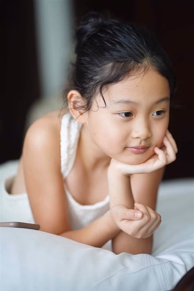 Trong một khoảnh khắc đời thường của Tiểu Panda được mẹ chia sẻ, cô bé nhận được nhiều lời khen ngợi ngoại hình, thậm chí được kỳ vọng trở thành hoa hậu giống mẹ trong tương lai.