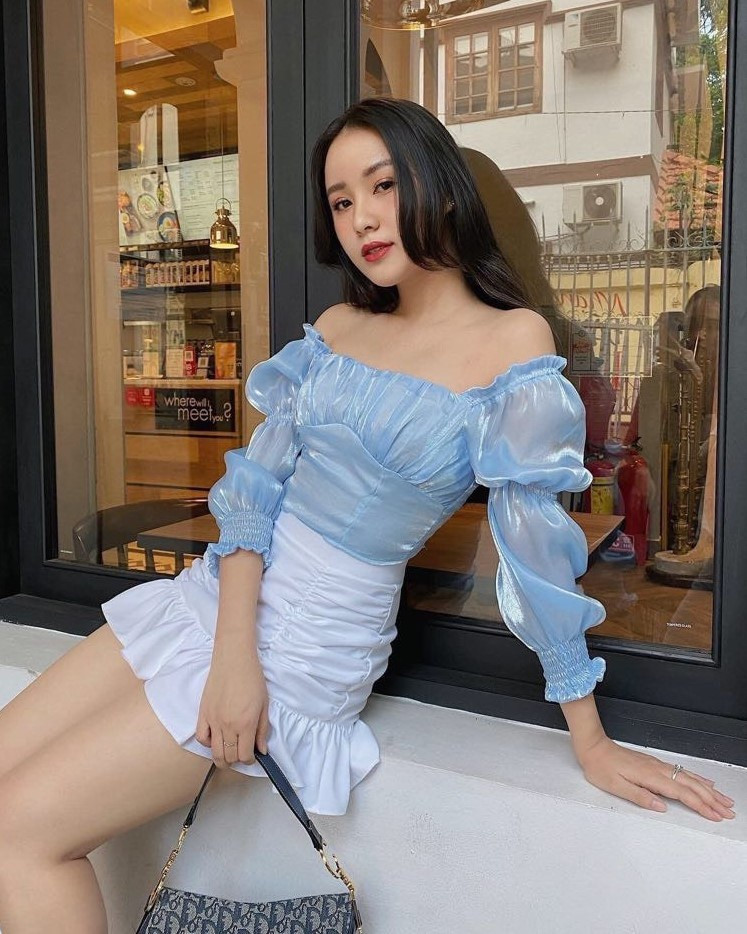 Về phong cách cá nhân, Mỹ Duyên mong muốn đa dạng phong cách từ trẻ trung, dễ thương đến gợi cảm. “Hiện tại mình hướng tới hình tượng cô gái dịu dàng với mái tóc đen dài”, cô nói.