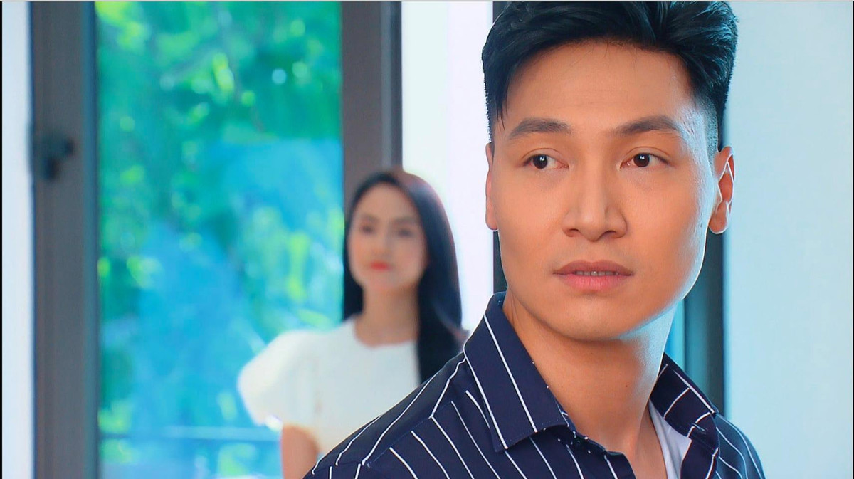 Long bên tình mới nhưng có vẻ tỏ ra không mấy hạnh phúc như đã từng với Nam.