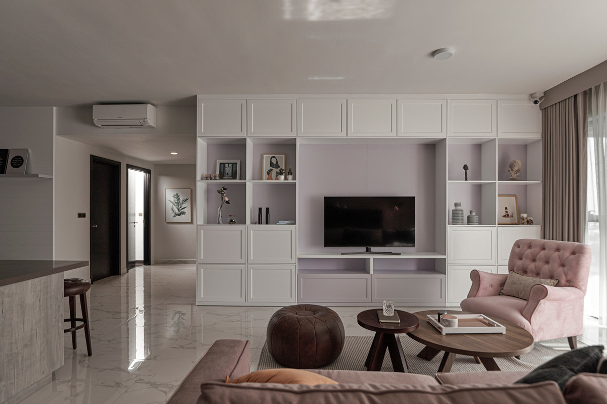 Đây không phải là kiểu hồng dễ thương mà là gam màu nhẹ nhàng và có chiều sâu.