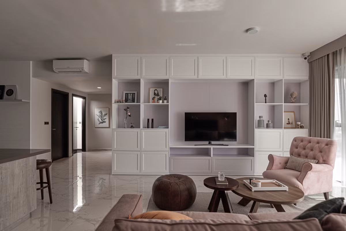 Đây không phải là kiểu hồng dễ thương mà là gam màu nhẹ nhàng và có chiều sâu.