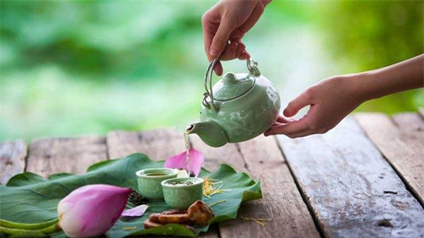 Táo bón tái đi tái lại hãy uống 4 loại nước này, đường ruột trơn tru - Hình 2 Tao bon tai di tai lai hay uong 4 loai nuoc nay, duong ruot tron tru-Hinh-2