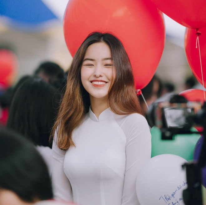 br/> Tân hoa khôi tiết lộ hiện tại cô chưa có bạn trai. Nữ sinh không đặt ra tiêu chuẩn cụ thể về ngoại hình hay tính cách cho người yêu tương lai mà chỉ cần có cảm tình sẽ chủ động làm quen, tìm hiểu.