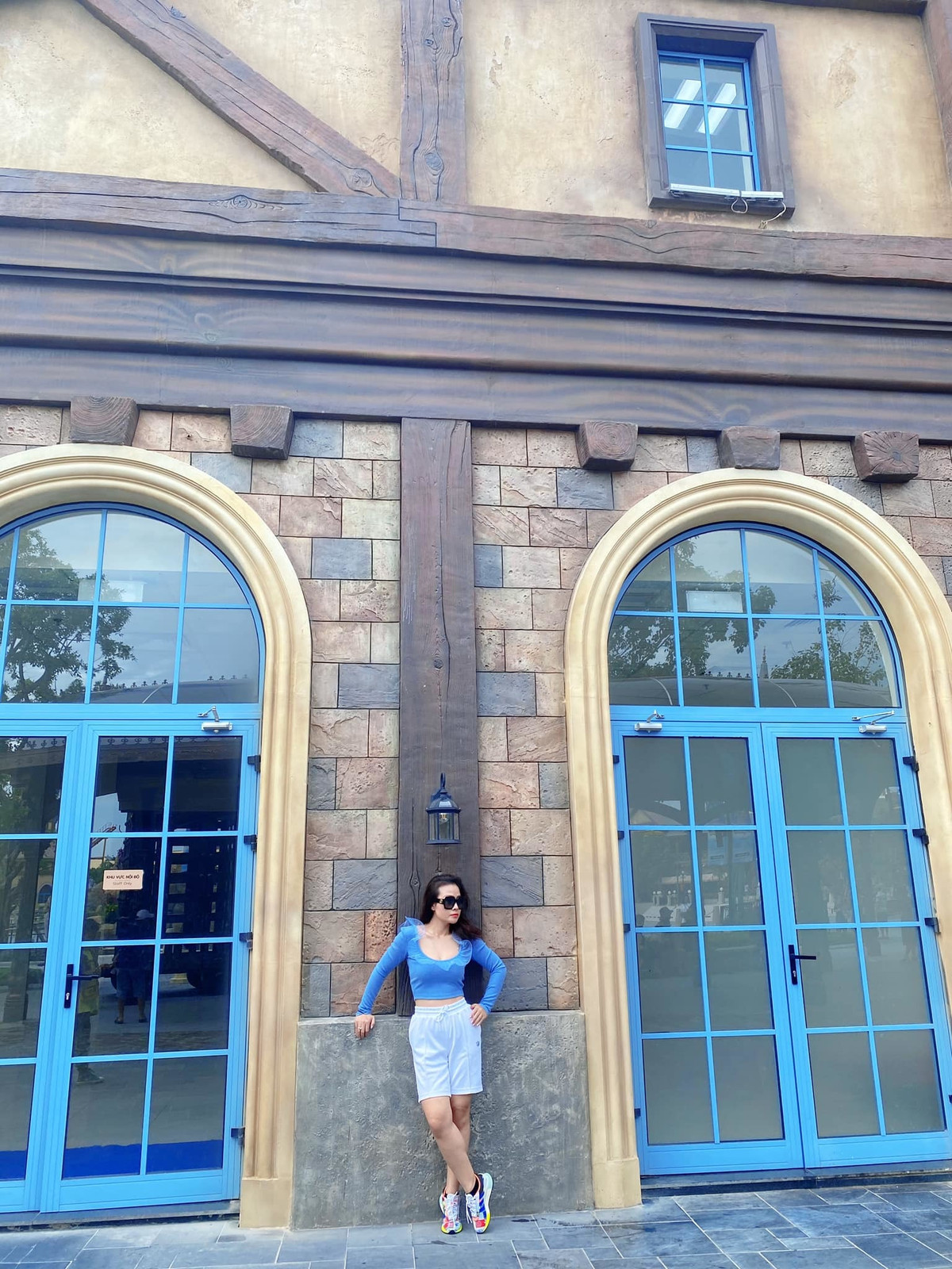 Nhan sac tuoi 43 cua ba xa ca si Dang Duong-Hinh-9