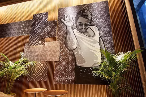 "Thánh rắc muối" bị kiện vì vi phạm bản quyền ảnh 1