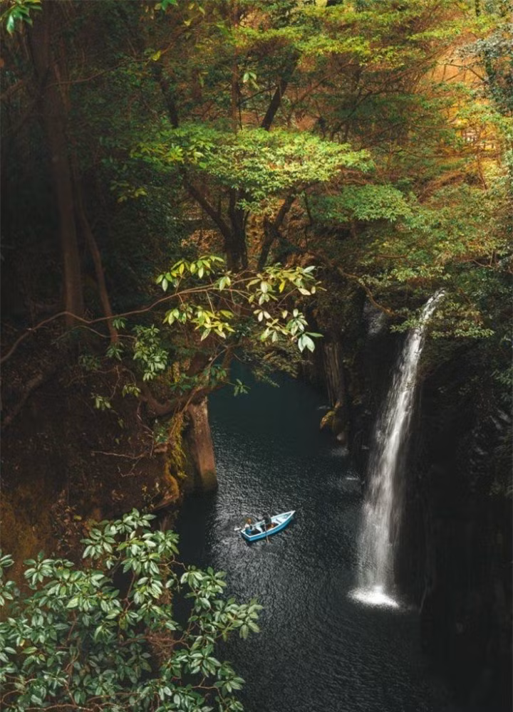 Canh thien nhien huyen bi o hem nui 