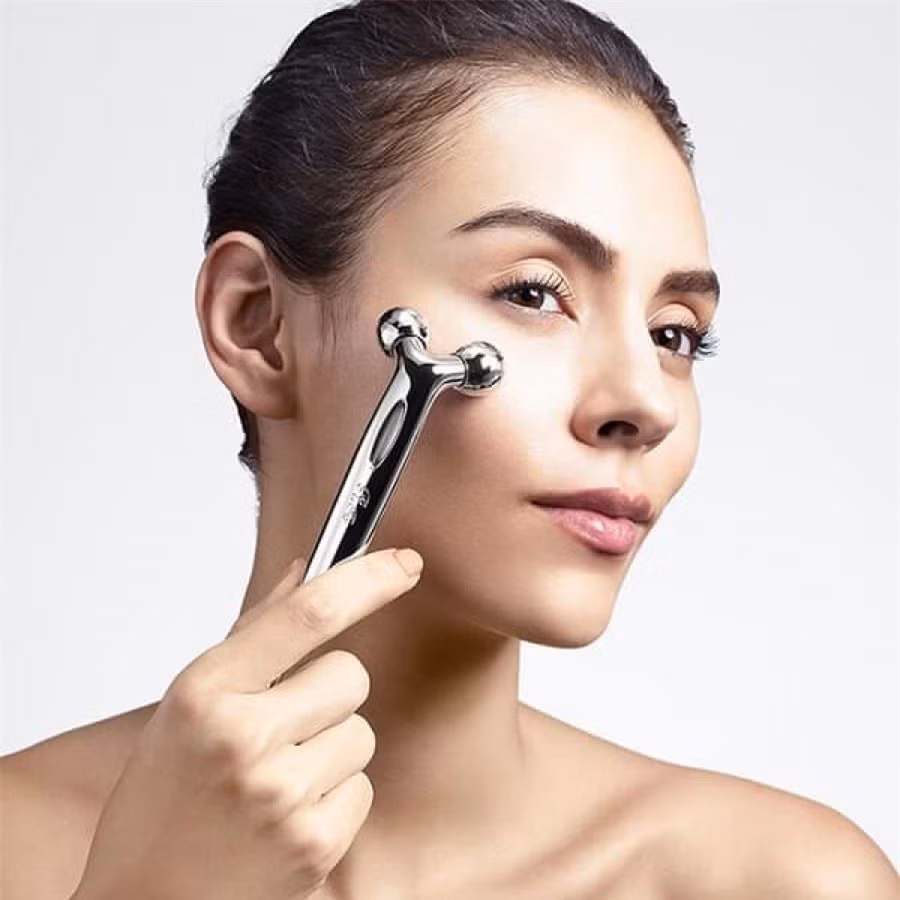 Chuyên gia bật mí cách chăm sóc da tốt nhất cho phụ nữ trên 50 tuổi ảnh 2