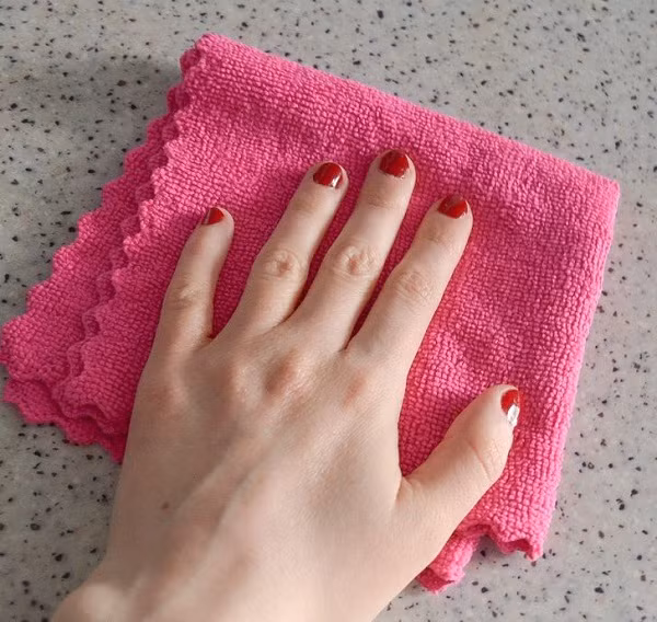 13 thu trong nha da het han nhung nhieu nguoi van vo tu dung