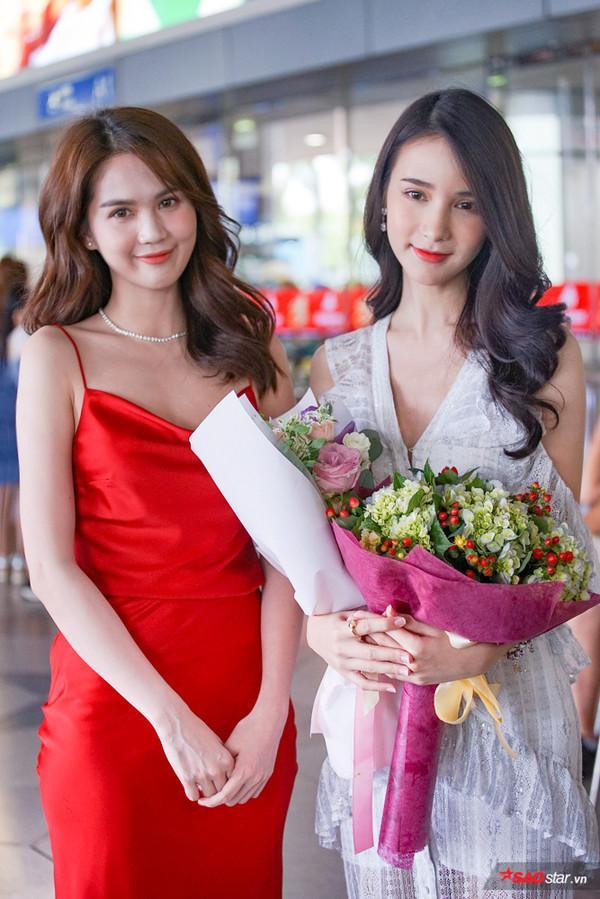 gọc Trinh từng có dịp gặp gỡ Hoa hậu Chuyển giới Thái Lan 2017 - Yoshi Rinrada - khi cô sang Việt Nam (Ảnh: Saostar).