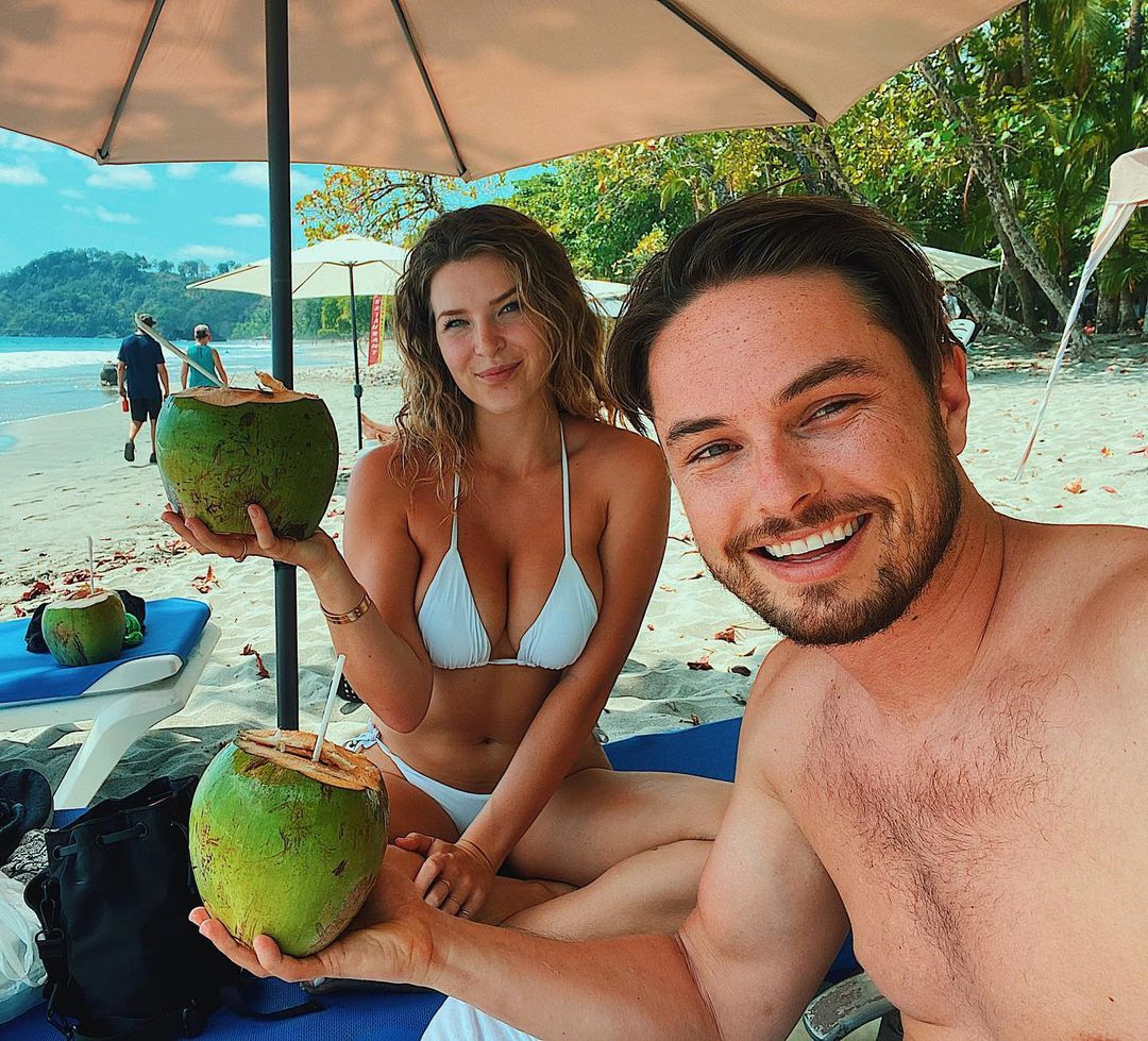 Nàng game thủ có mối tình lãng mạn với Luke Przybylski, làm trong lĩnh vực tổ chức sự kiện. Đôi trẻ thường xuyên cập nhật hình ảnh đi du lịch, tham gia các sự kiện cùng nhau.