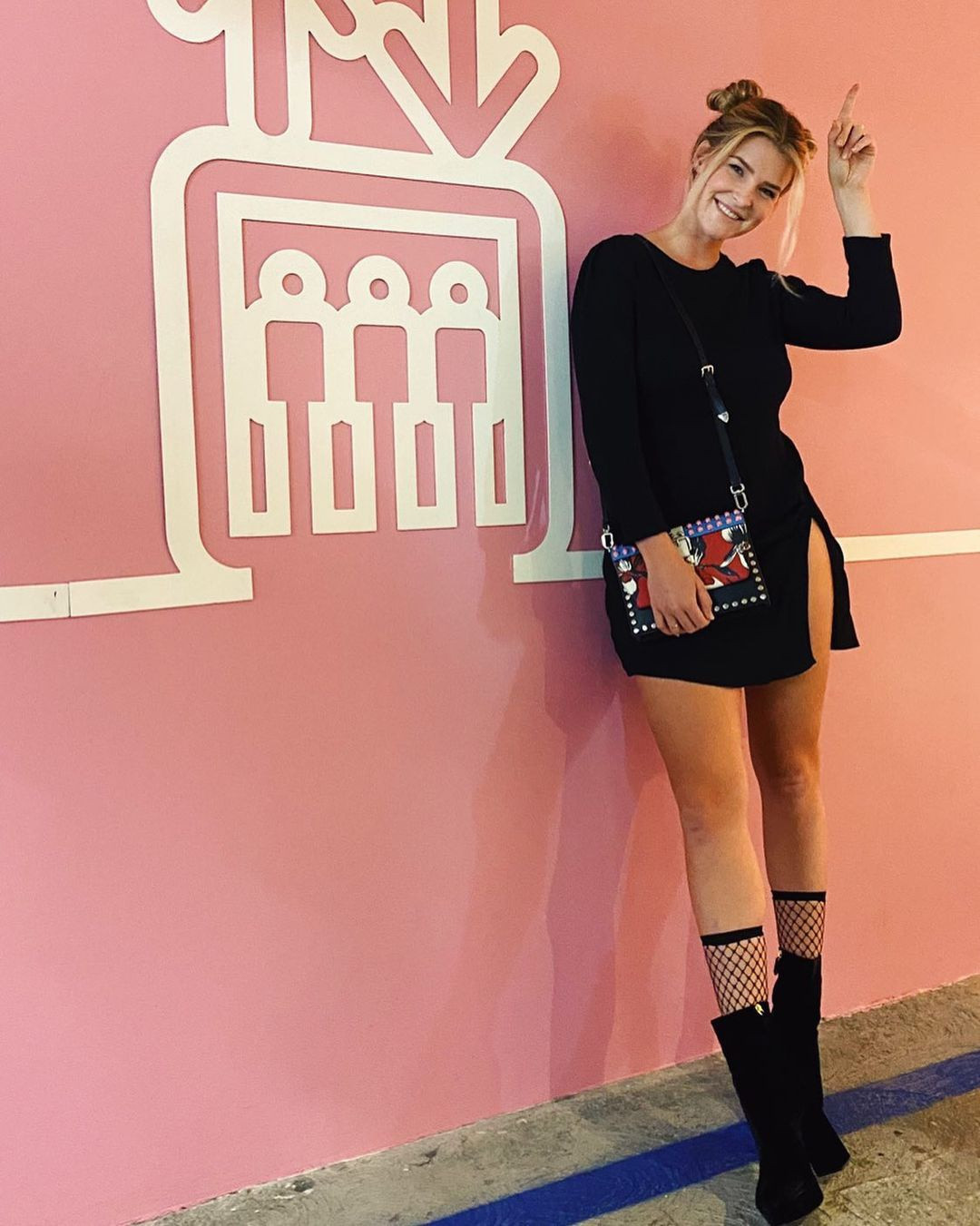 Là game thủ nổi tiếng, cô nàng trở thành khách mời tại nhiều sự kiện lớn về game. Cô cũng từng góp mặt ở nhiều giải game lớn trên thế giới.