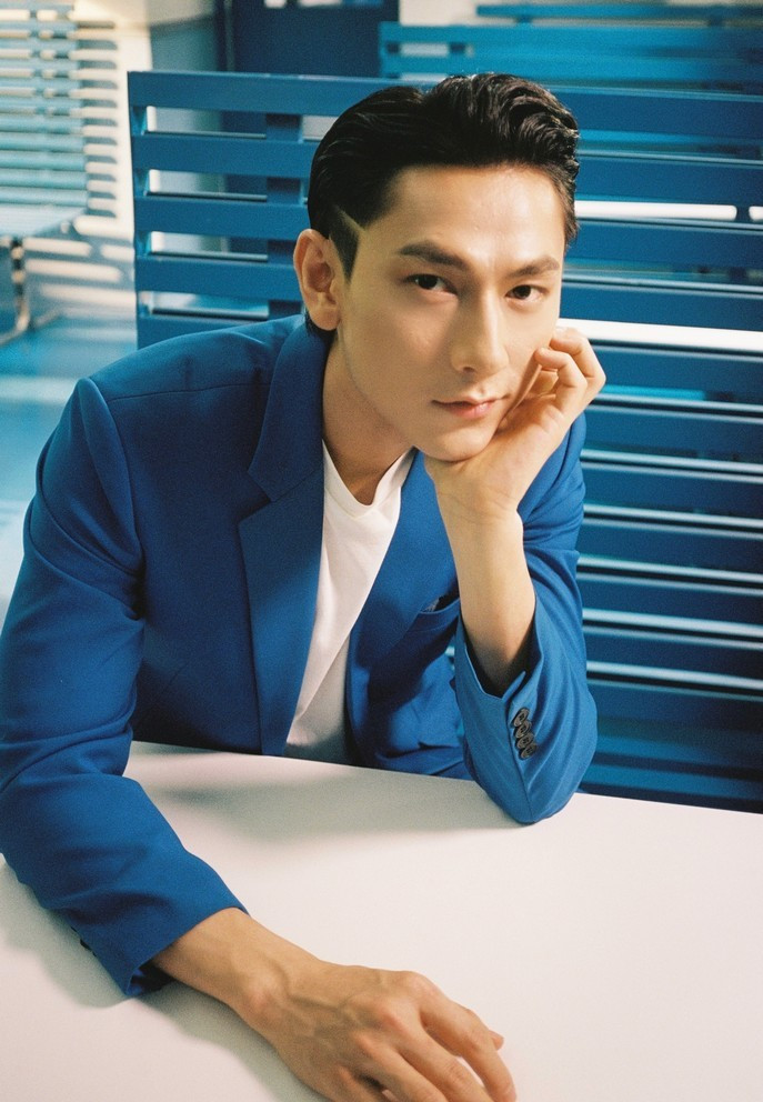 Isaac phong do, dien trai o tuoi 33-Hinh-3