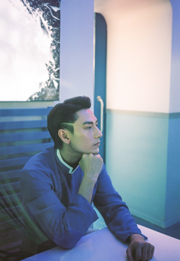 Isaac phong do, dien trai o tuoi 33-Hinh-7