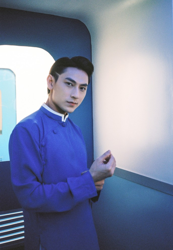 Isaac phong do, dien trai o tuoi 33-Hinh-9