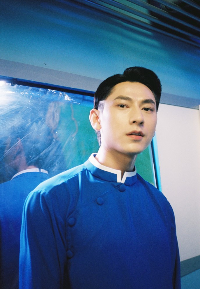 Isaac phong do, dien trai o tuoi 33-Hinh-8