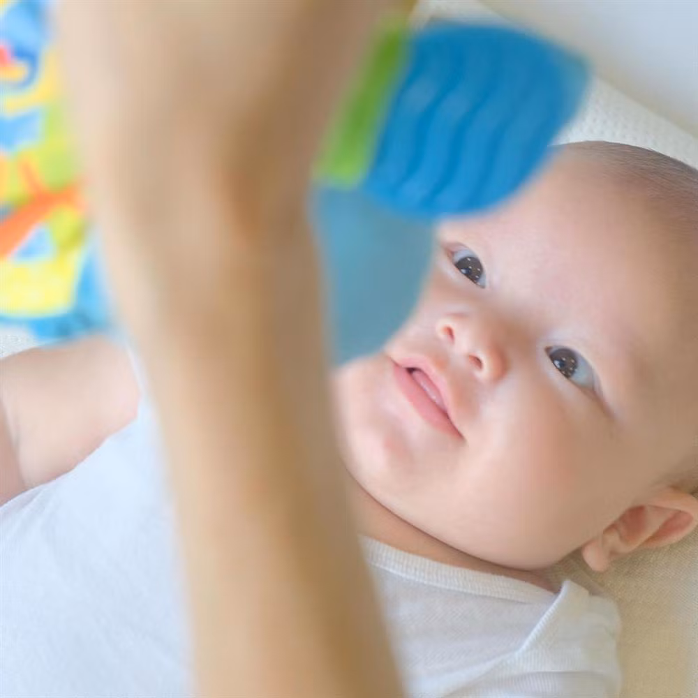 Cap nhoc ty tron 4 thang, Ha Ho dang anh can mat nhin thich me-Hinh-9