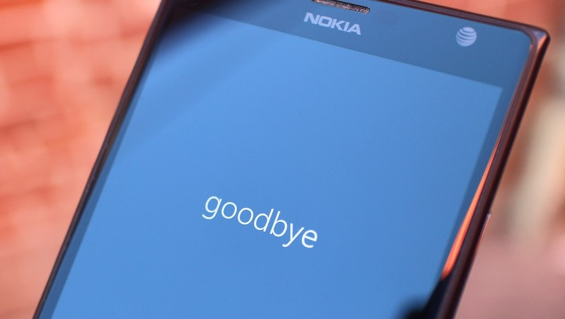 Windows Phone hoàn toàn không phải là một hệ điều hành tồi. Trên thực tế, dòng Nokia Lumia được ca ngợi về màn hình, màu sắc, và camera. Nhưng điều đó cũng không đủ để lôi kéo khách hàng khi iPhone và Android chiếm lĩnh thị trường di động. Do đó, Microsoft đã gặp khó khăn trong việc thu hút các nhà sản xuất thiết bị và ứng dụng vào Windows Phone. Ảnh: Tech Republic.