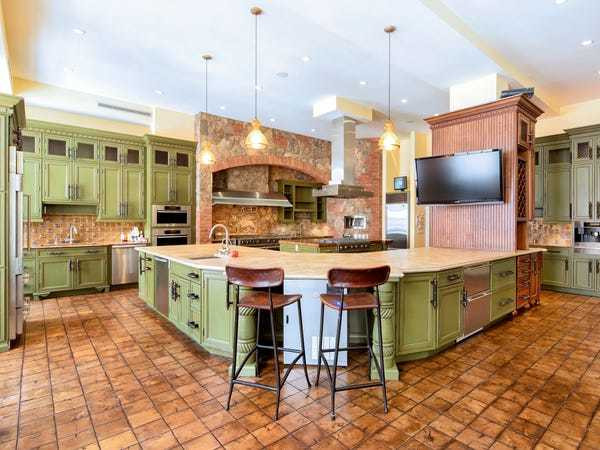 Rao ban nha 8 nam, ty phu chot gia cat lo kich san-Hinh-9