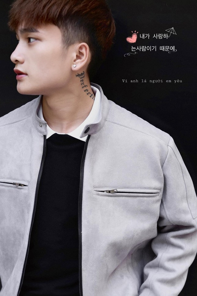 Vượt qua nhiều khó khăn, Lệnh Quyền đã tìm thấy tình yêu với nghề Tiktoker . Có thể nói, 9X xứ Thanh là một điển hình cho gương dám thay đổi và dấn thân để tìm thấy thành công. Trong tương lai, Lệnh Quyền chia sẻ chưa thể chắc chắn sẽ theo nghề này mãi nhưng hiện tại sẽ cố gắng hết sức cho điều mình theo đuổi. Qua lời phỏng vấn, anh chàng hy vọng kênh Tiktok của mình sẽ phát triển hơn, hình ảnh được phủ rộng hơn và được các quý vị khán giả quý mến.