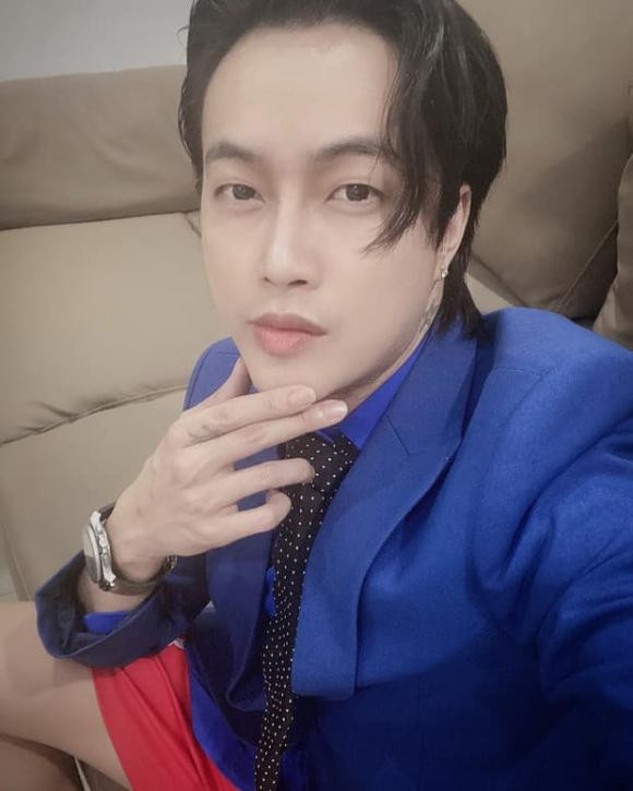 Chiec quan dui cua TiTi trong sinh nhat Nhat Kim Anh khien dan tinh 