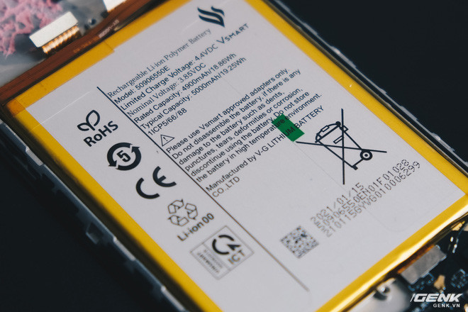 Viên pin 5000mAh của Vsmart Star 5 được sản xuất bởi Công ty TNHH Pin Lithium V-G, một công ty của con của Vingroup.