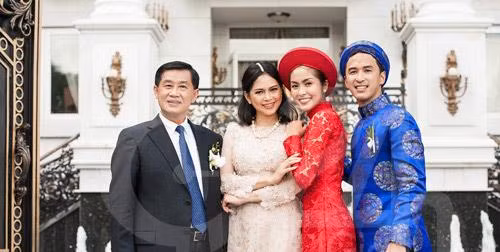 Nhung ba me chong quyen luc, so huu khoi tai san khong lo cua sao Viet-Hinh-3