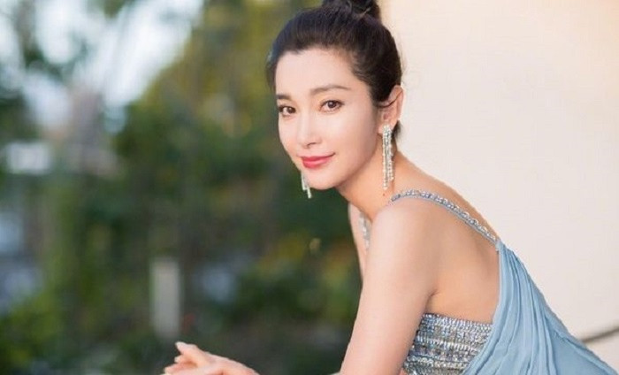 Khí chất sang trọng của phụ nữ nằm ở 4 điểm này - Hình 2 Khi chat sang trong cua phu nu nam o 4 diem nay-Hinh-2