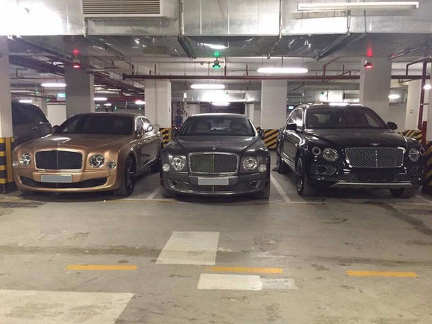 ộ ba xe Bentley gồm 1 chiếc Bentayga và 2 chiếc Mulsanne. Được biết, giá lăn bánh cho 3 siêu phẩm này có thể lên tới gần 100 tỷ đồng.