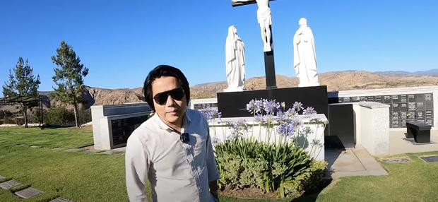 Khoa Pug mang ca ty tien mat di mua kim cuong