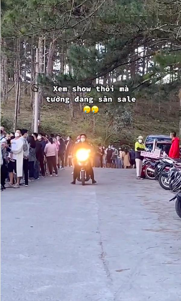 Choang vang canh xep hang check-in ca phe Da Lat cuoi tuan-Hinh-2