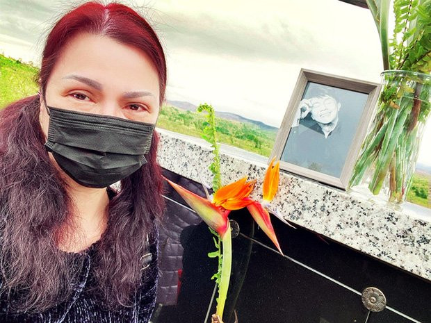 Xót xa với khuôn mặt tiều tụy của ca sĩ Phương Loan - Hình 2 Xot xa voi khuon mat tieu tuy cua ca si Phuong Loan-Hinh-2