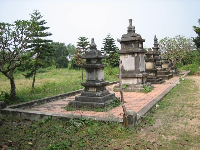 Cháu nội của Trần Hưng Đạo và bài sấm truyền nhà Trần sẽ mất? Chau noi cua Tran Hung Dao va bai sam truyen nha Tran se mat?