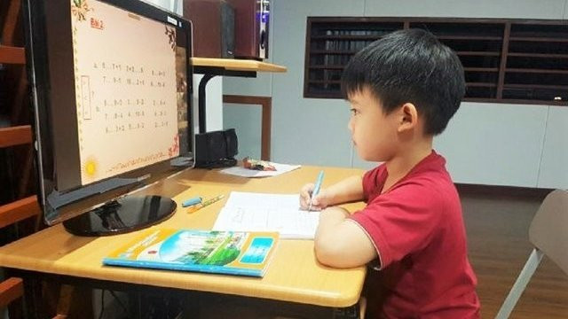 Chuyen gia chi 10 cach giup tre hoc truc tuyen hieu qua