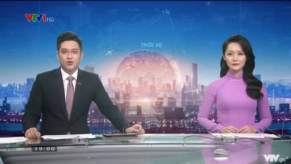 Hon nhan kin tieng ben chong cua Thu Ha - BTV tre nhat Thoi su 19h
