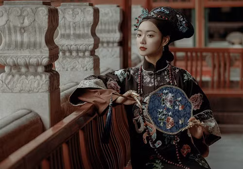 Vi hoang hau xinh dep tuyet the nhung bat hanh-Hinh-3