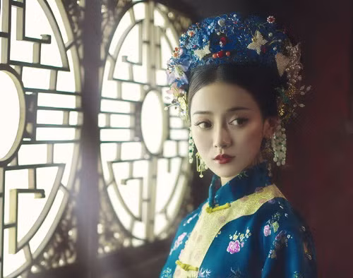 Vi hoang hau xinh dep tuyet the nhung bat hanh-Hinh-2