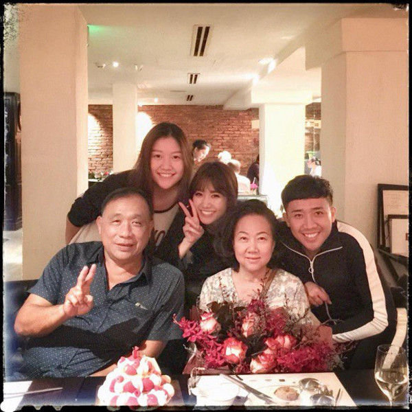 Bố mẹ Trấn Thành từng khóc cạn nước mắt cảnh vật lộn nuôi con - Hình 4 Bo me Tran Thanh tung khoc can nuoc mat canh vat lon nuoi con-Hinh-4