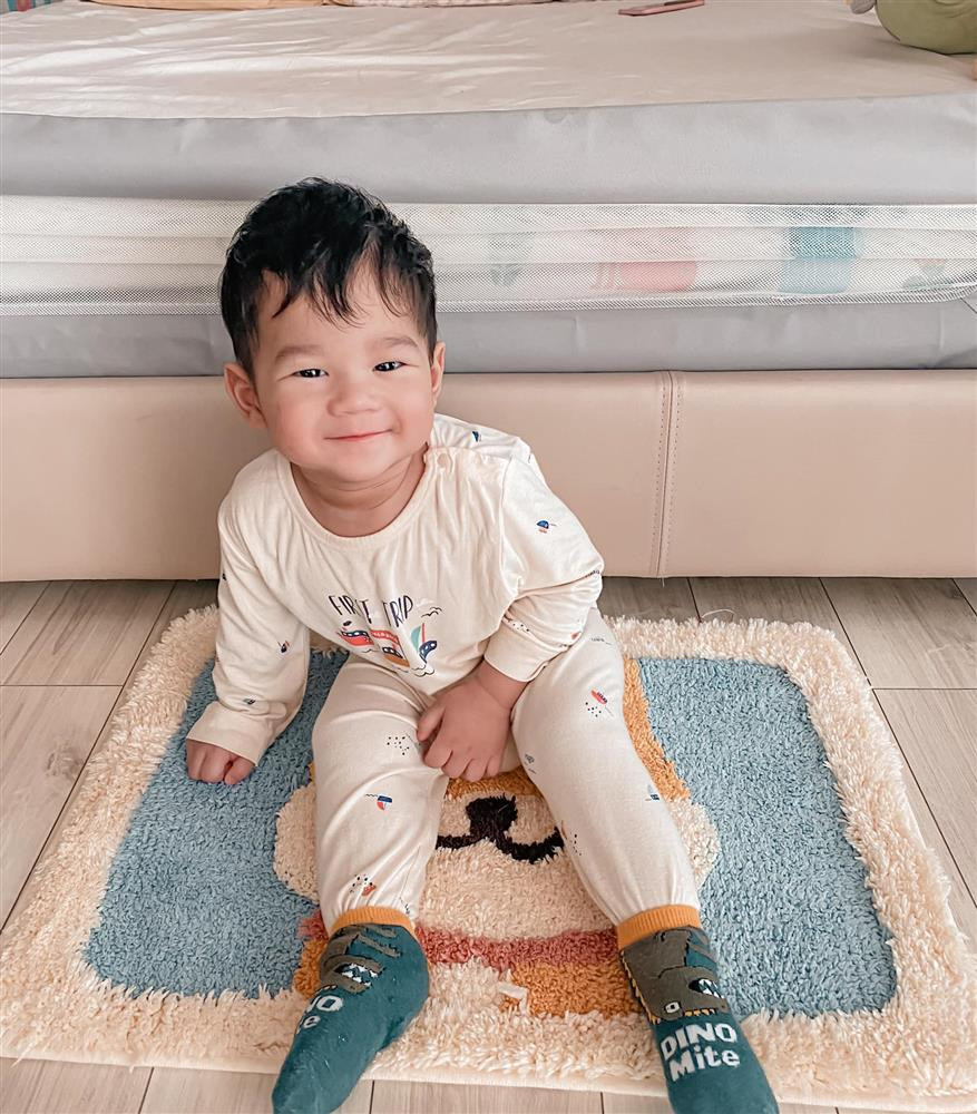 Con trai Dang Thu Thao lon phong phao, ra dang soai ca nhi-Hinh-2