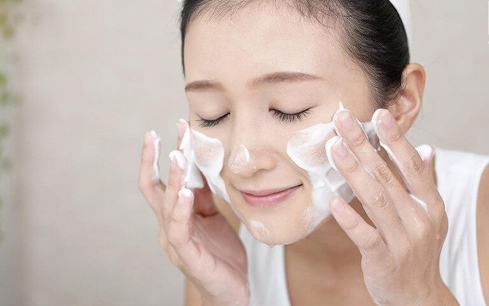 Bi kip cham soc da cua phai dep Han Quoc khi mua hanh kho toi