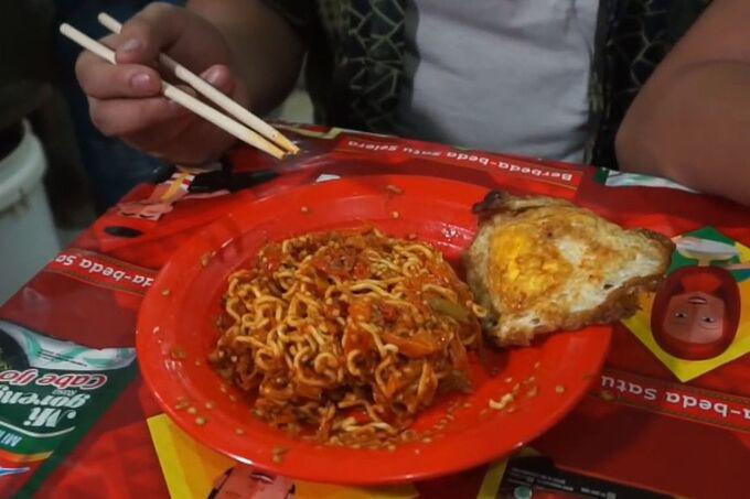 Mon my cay gay mat thinh giac o Indonesia