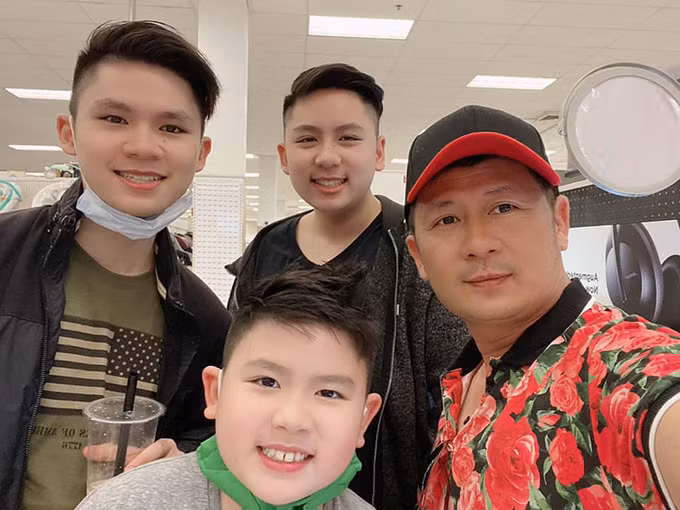 Fans ca si Phuong Loan doi cua quy tu nha Bang Kieu-Hinh-5