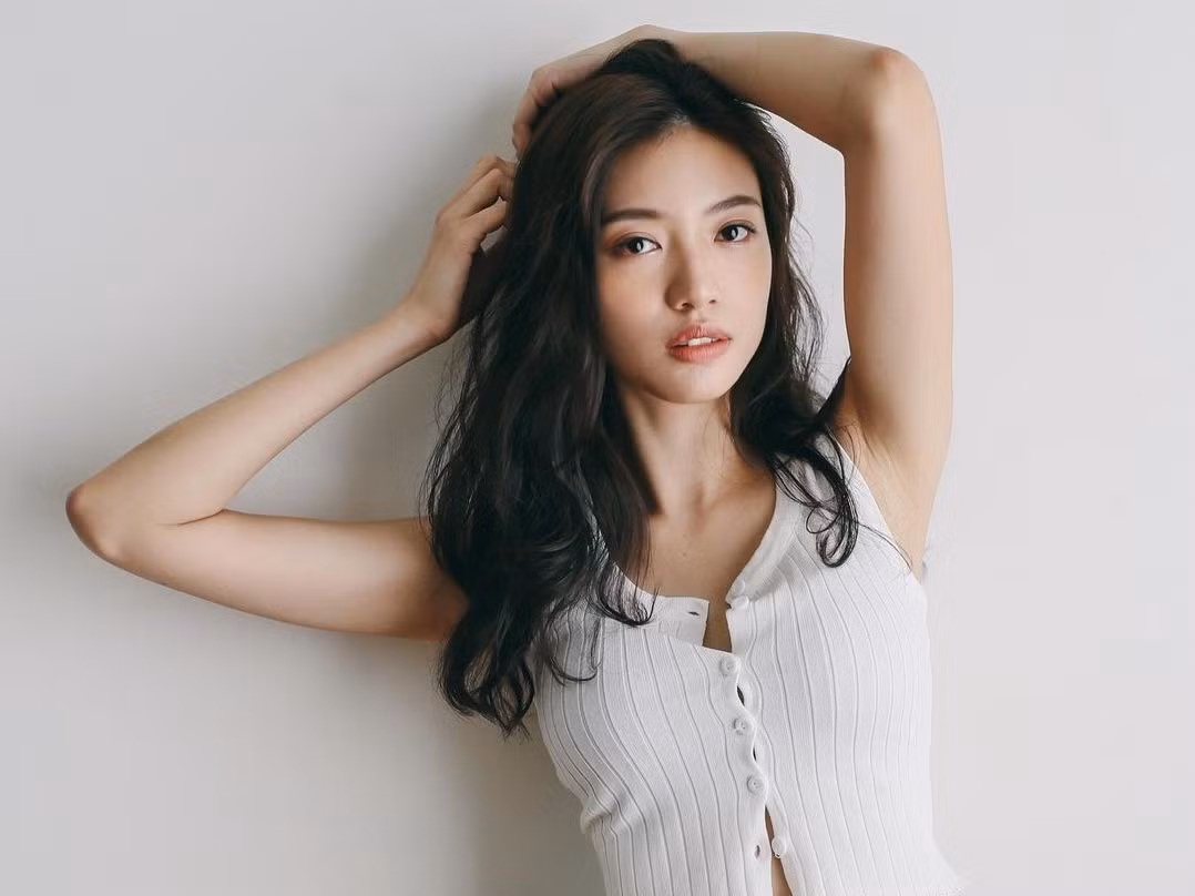 Wu từng là sinh viên trao đổi tại Viện mắt Shiley thuộc Đại học California, San Diego (UC San Diego, Mỹ) trong gần 1,5 năm. Cô về ĐH Quốc gia Đài Loan làm nghiên cứu, rồi trở lại xứ sở cờ hoa vào tháng 10/2020. Hiện Wu là thành viên nghiên cứu Nhãn khoa thuộc Trung tâm Bệnh tăng nhãn áp Hamilton, UC San Diego. Công việc của cô là học giả thỉnh giảng, cố vấn nghiên cứu lâm sàng cho các giáo sư hàng đầu.