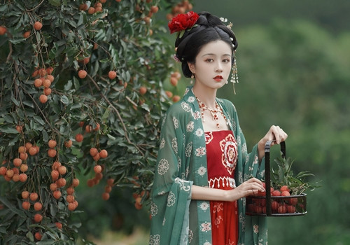 Công chúa vong quốc vì quá đẹp lại được 2 đời hoàng đế mê đắm Cong chua vong quoc vi qua dep lai duoc 2 doi hoang de me dam