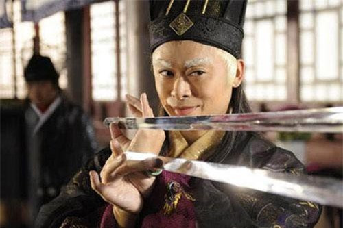 Hoan quan mau lanh giet hai hai hoang de Trung Quoc la ai?