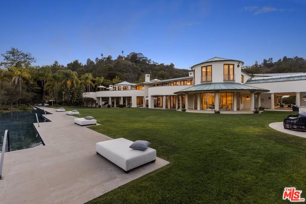 Ben trong biet thu 27,9 trieu USD cua ty phu truyen thong My-Hinh-2