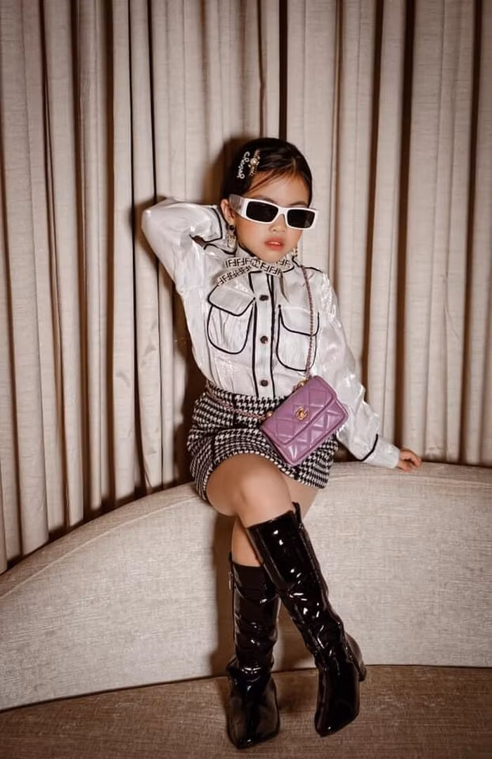 Chi moi 5 tuoi con gai Minh Nhua da dieu da chang thua kem nguoi lon